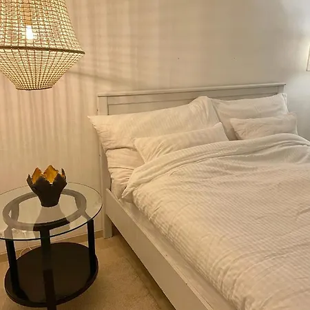 Friendly White House * Glostrup